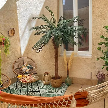 Bien-etre Au Naturel, Room, Jacuzzi Sauna, Centre-historique Apartment *